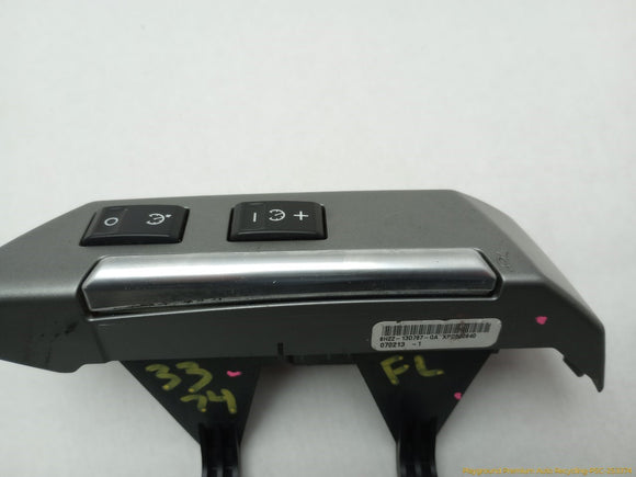 Land Rover LR3 Steering Wheel Cruise Control Switch