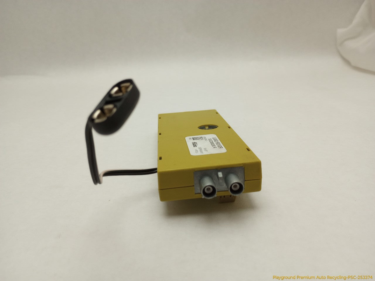 Land Rover LR3 Radio Antenna Amplifier