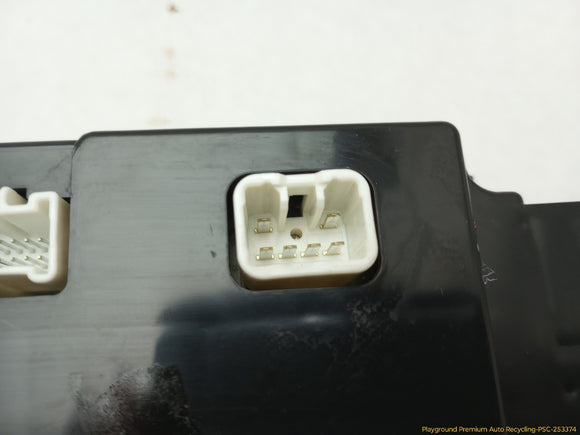 Land Rover LR3 Climate Control Switch