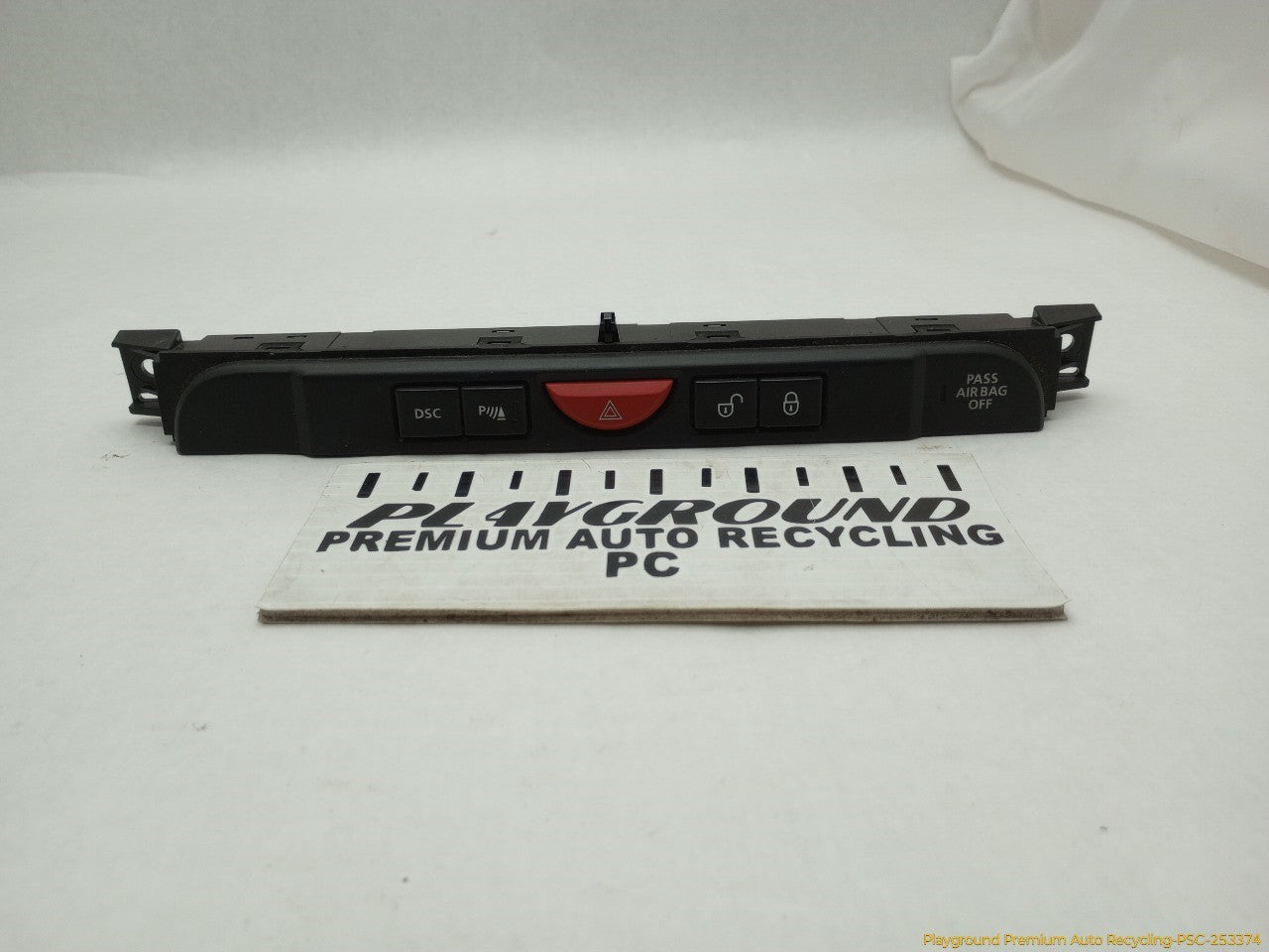 Land Rover LR3 Center Dash Central Lock & Hazard Switch
