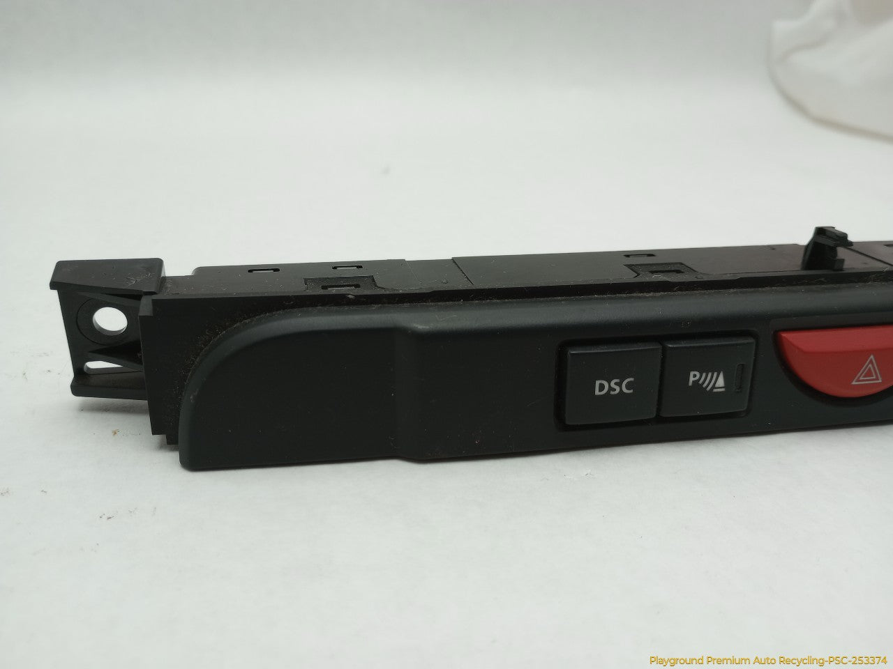 Land Rover LR3 Center Dash Central Lock & Hazard Switch