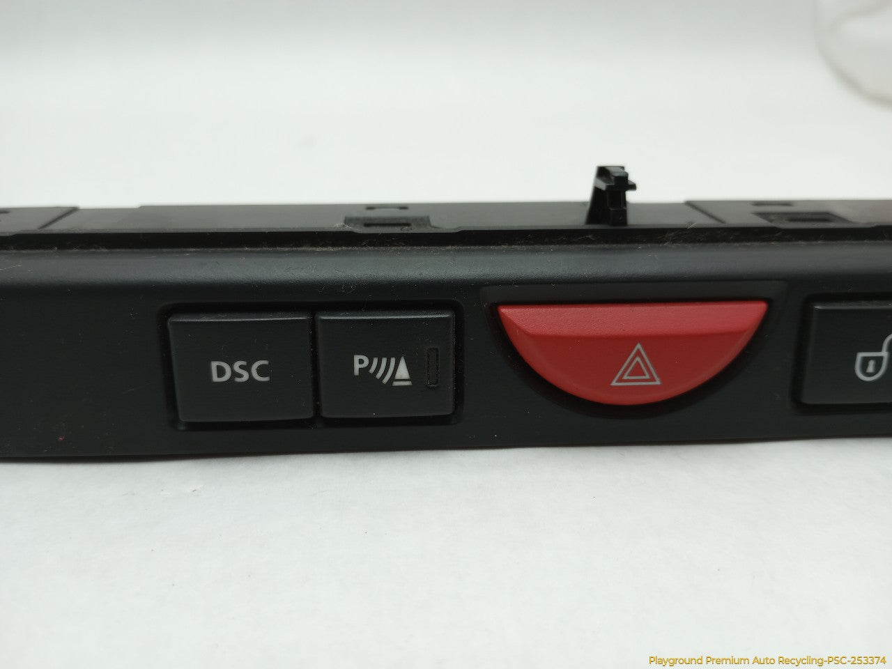 Land Rover LR3 Center Dash Central Lock & Hazard Switch