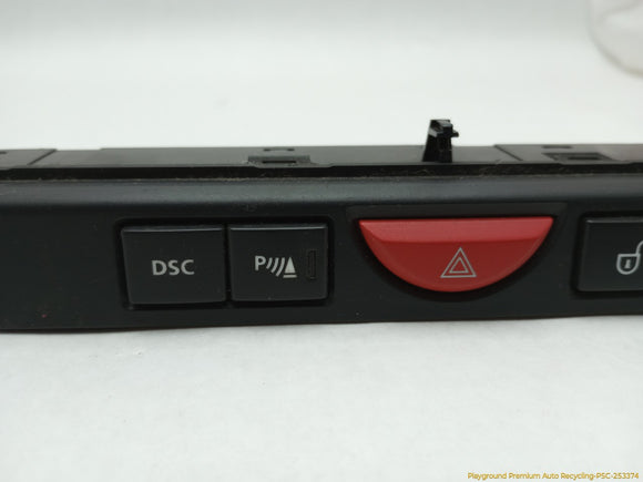 Land Rover LR3 Center Dash Central Lock & Hazard Switch