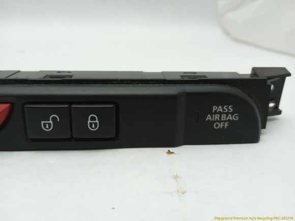 Land Rover LR3 Center Dash Central Lock & Hazard Switch