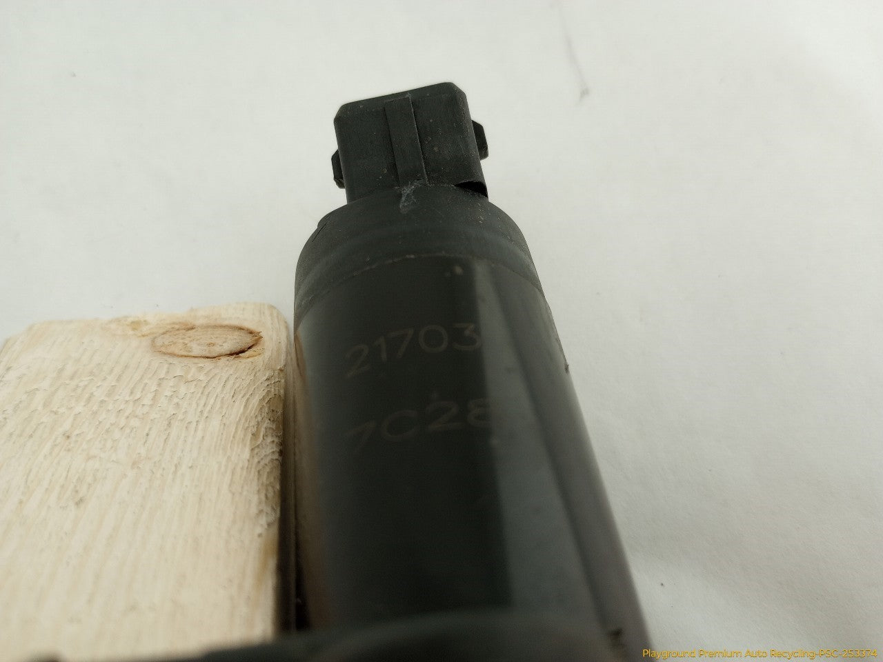 Land Rover LR3 Windshield Washer Pump