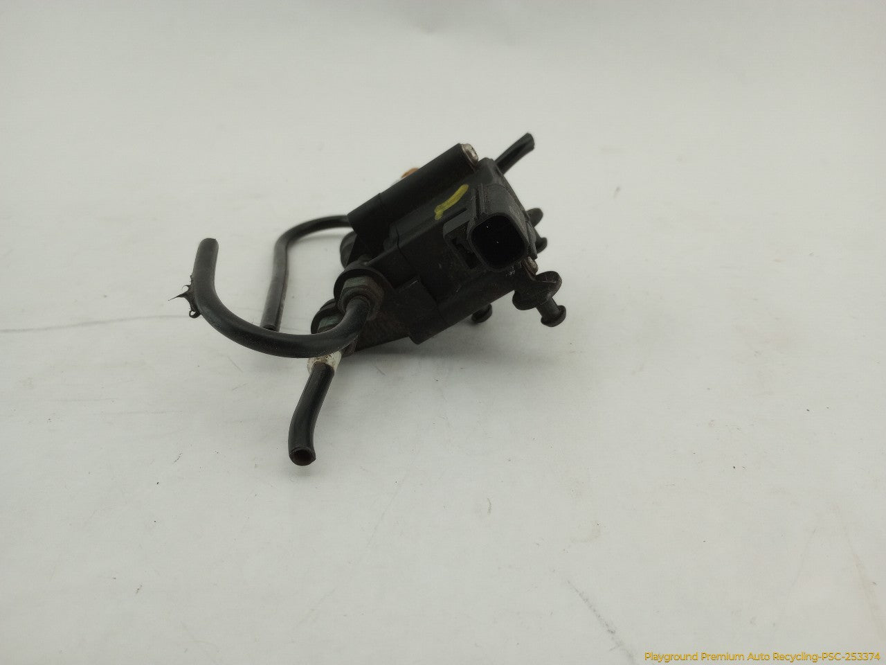 Land Rover LR3 Air Suspension Transfer Relief Valve