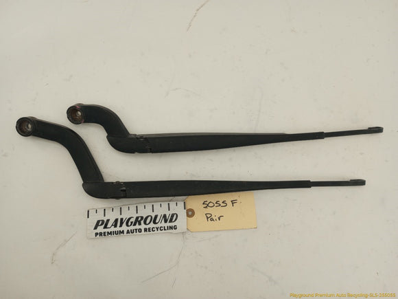 Land Rover LR4 Pair Of Front Wiper Arms
