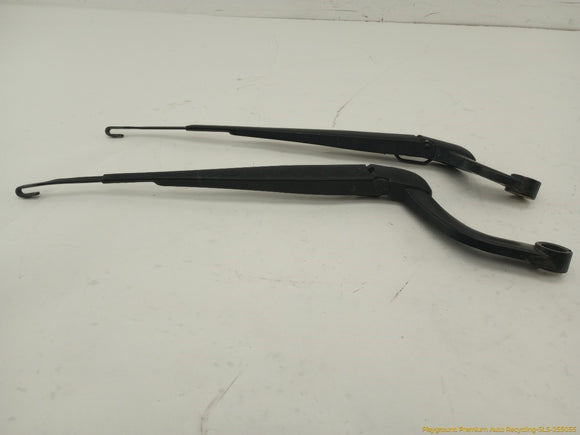 Land Rover LR4 Pair Of Front Wiper Arms