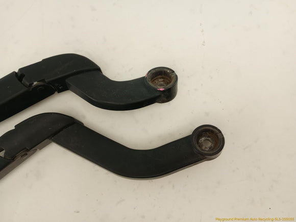 Land Rover LR4 Pair Of Front Wiper Arms