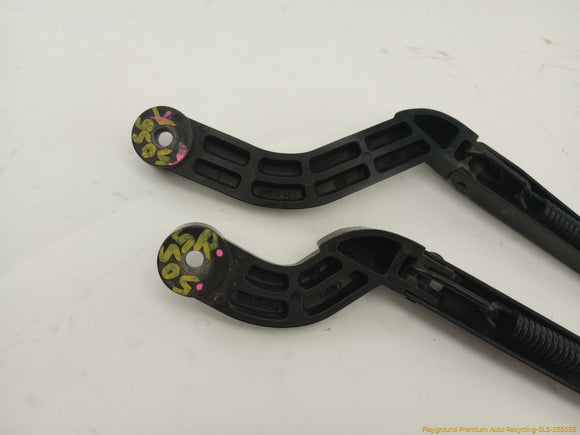 Land Rover LR4 Pair Of Front Wiper Arms