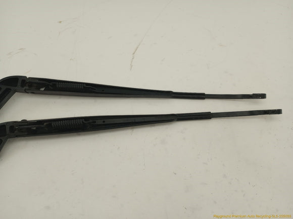 Land Rover LR4 Pair Of Front Wiper Arms