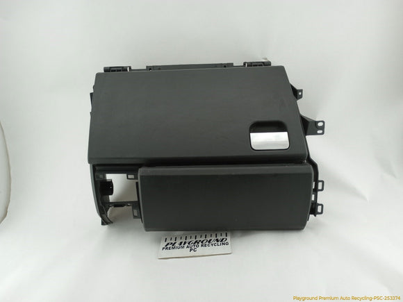 Land Rover LR3 Glove Box