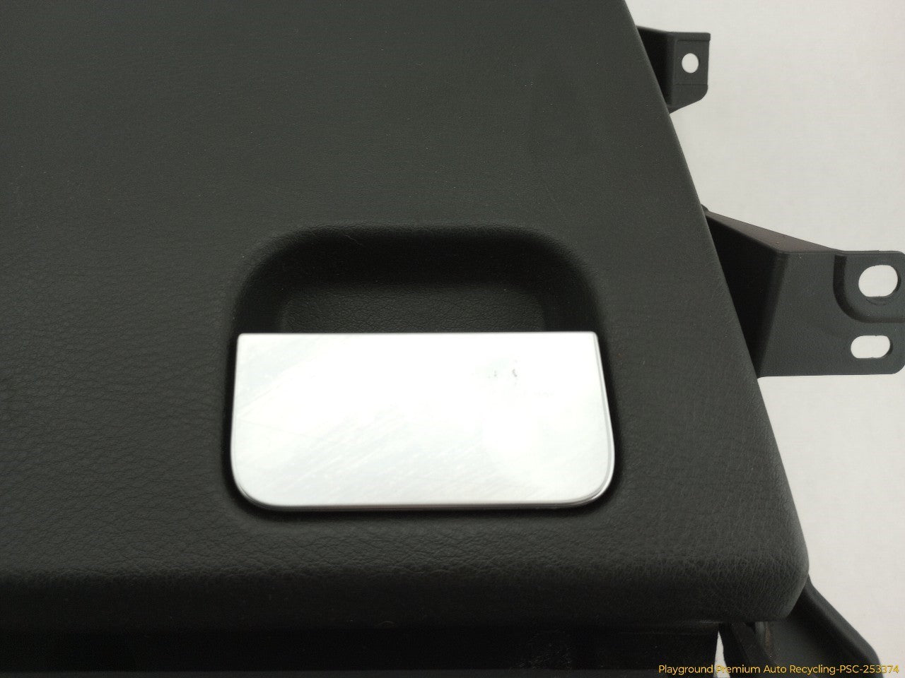Land Rover LR3 Glove Box