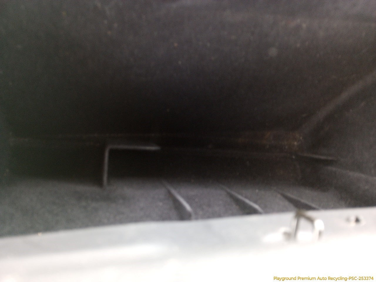 Land Rover LR3 Glove Box