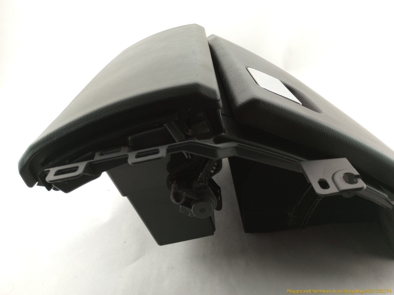 Land Rover LR3 Glove Box