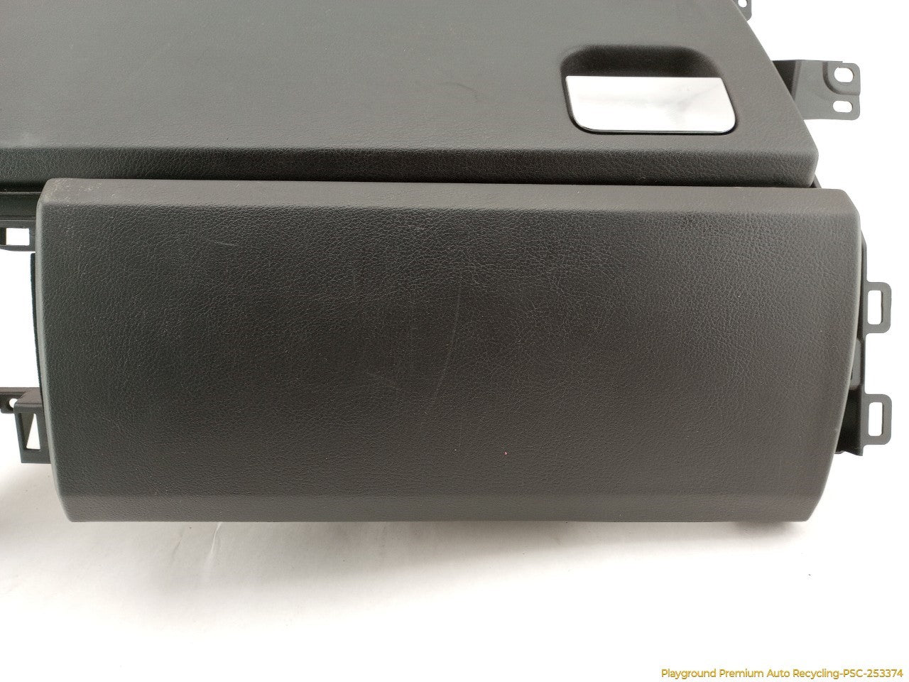 Land Rover LR3 Glove Box