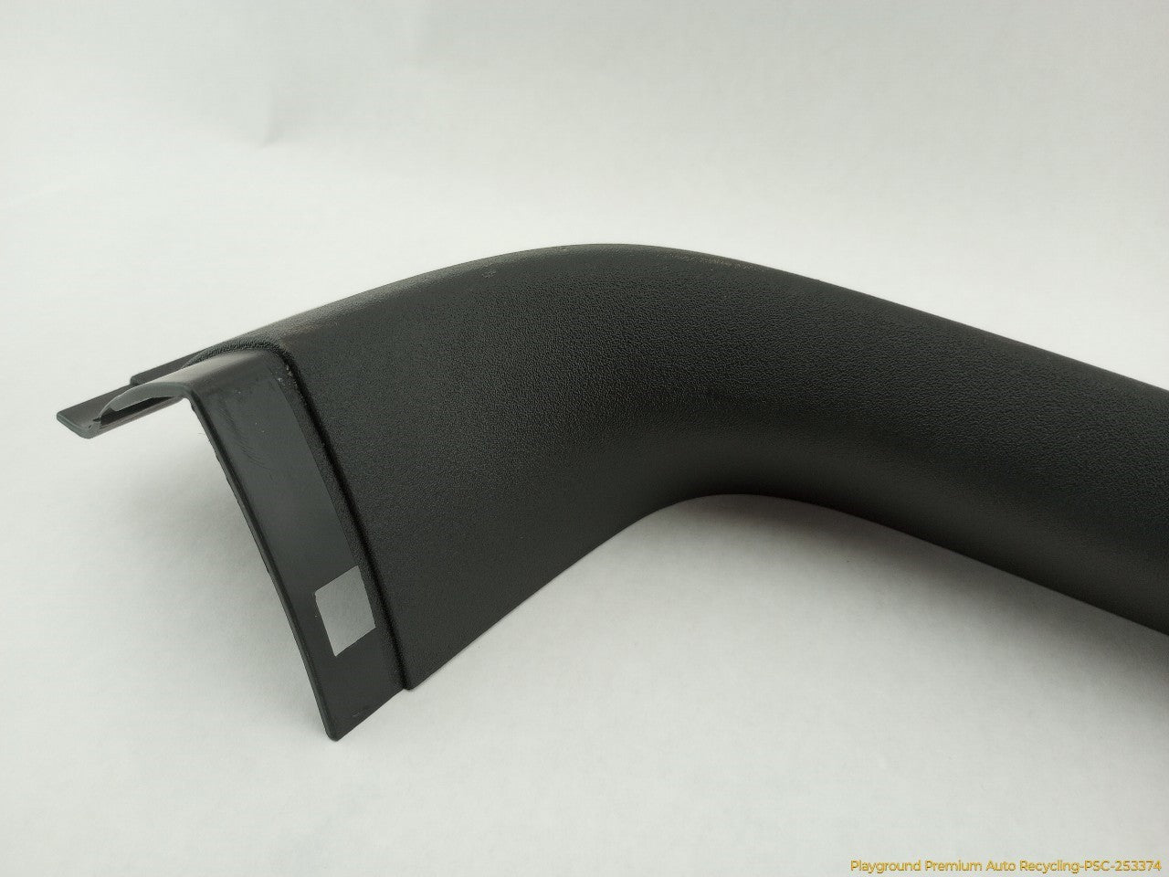 Land Rover LR3 Pair Of Tailgate Upper Side Trims