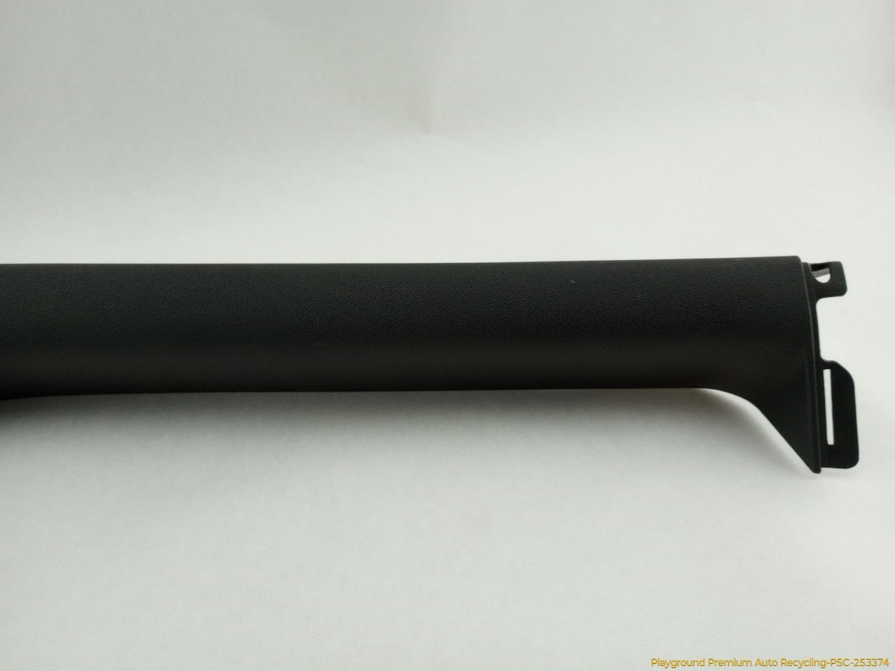 Land Rover LR3 Pair Of Tailgate Upper Side Trims
