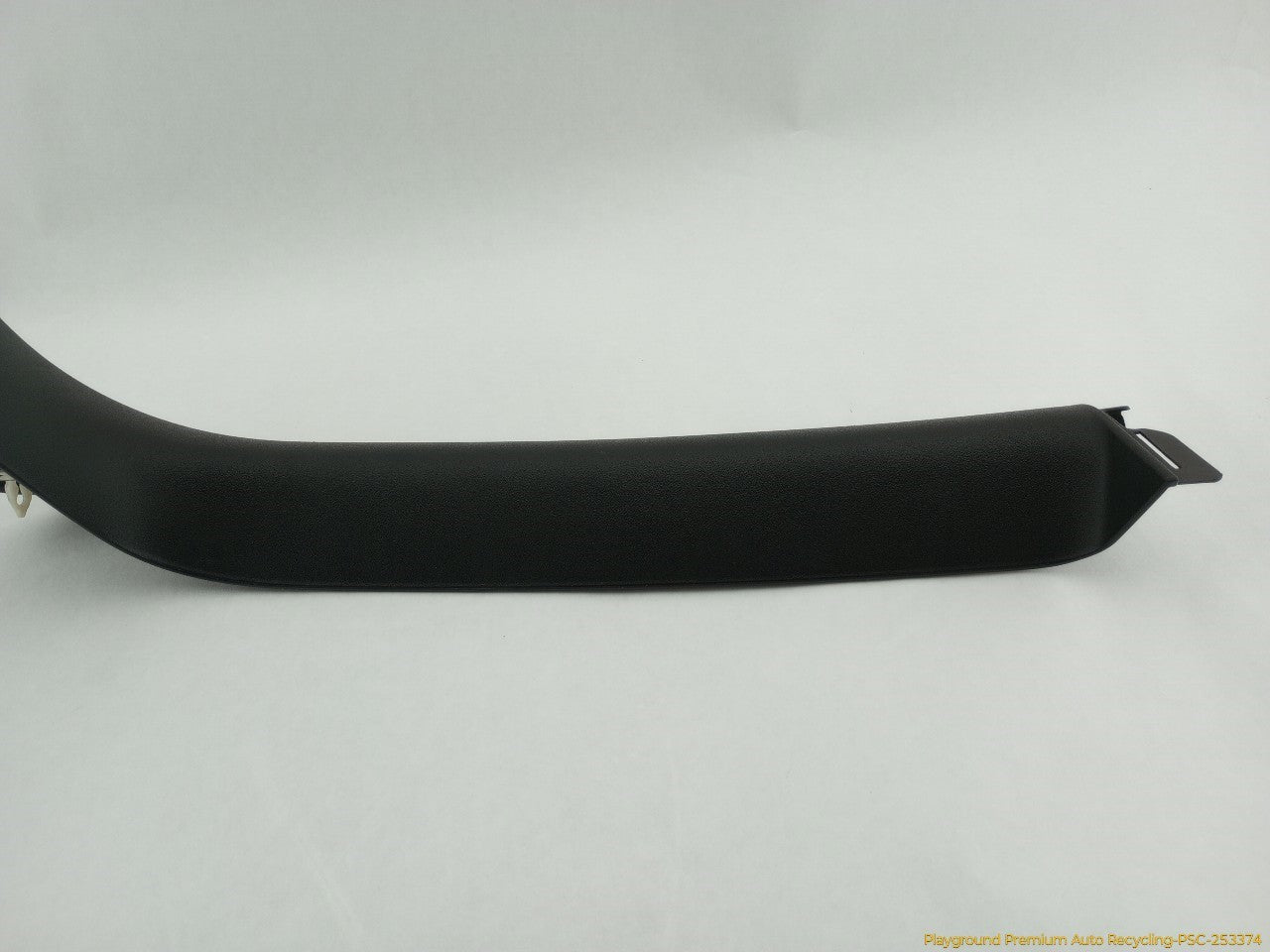 Land Rover LR3 Pair Of Tailgate Upper Side Trims