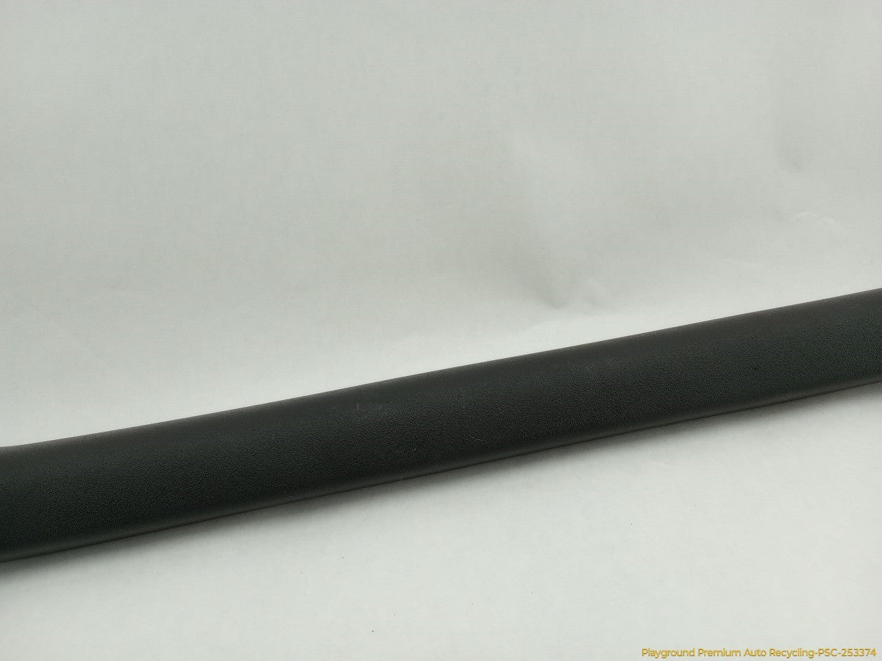Land Rover LR3 Pair Of Tailgate Upper Side Trims
