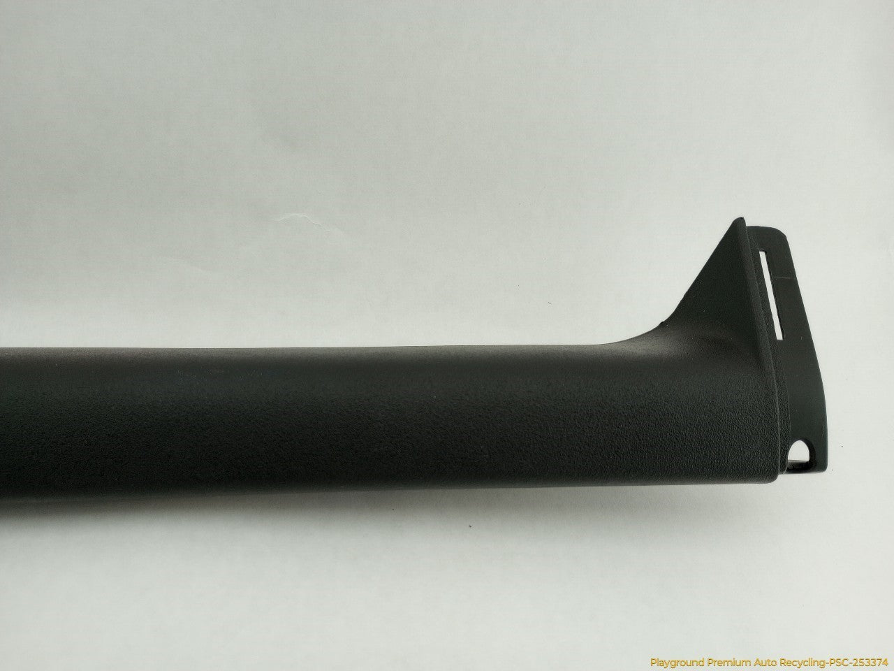 Land Rover LR3 Pair Of Tailgate Upper Side Trims