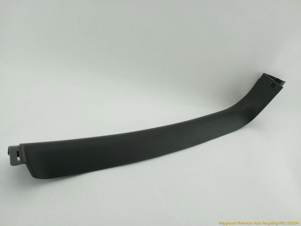 Land Rover LR3 Pair Of Tailgate Upper Side Trims