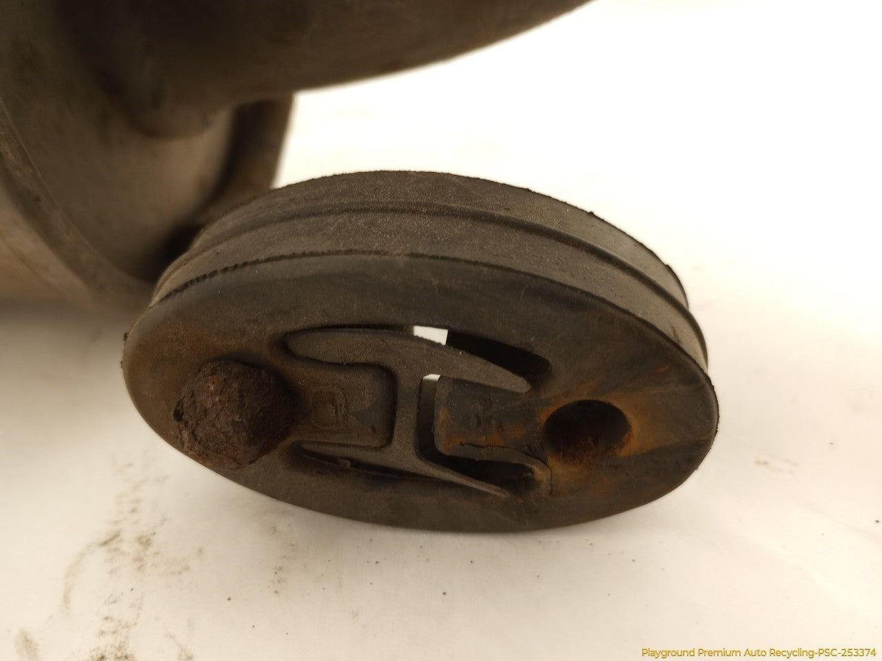 Land Rover LR3 Passenger Right Exhaust Muffler