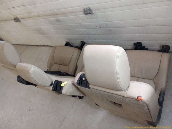 Land Rover LR4 Set Of 3 Rear Seats