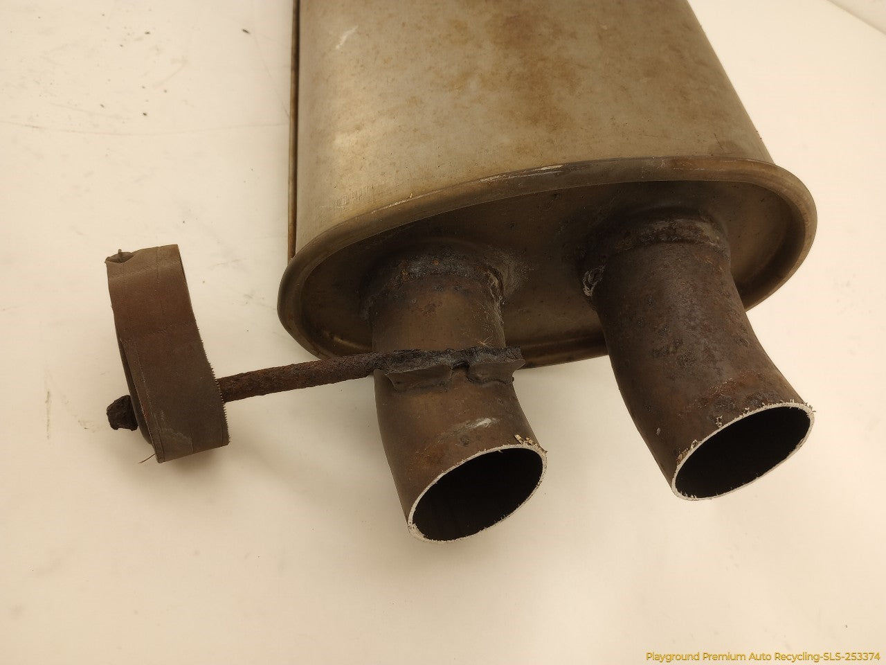 Land Rover LR3 Exhaust Muffler Front Resonator