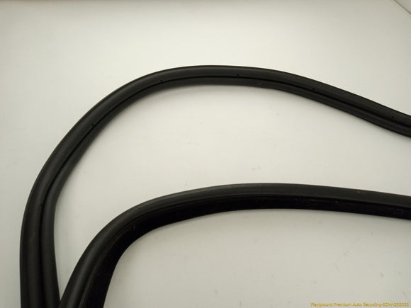 Land Rover LR4 Pair Of Rear Door Moldings