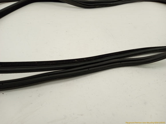 Land Rover LR4 Pair Of Rear Door Moldings