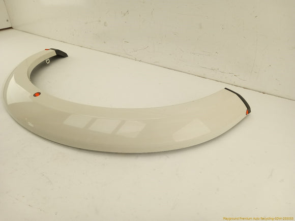 Land Rover LR4 Driver Left Front Fender Flare