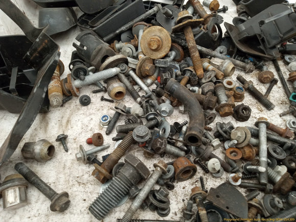 Volvo C30 Dismantling Hardware Fasteners Bolts & Nuts