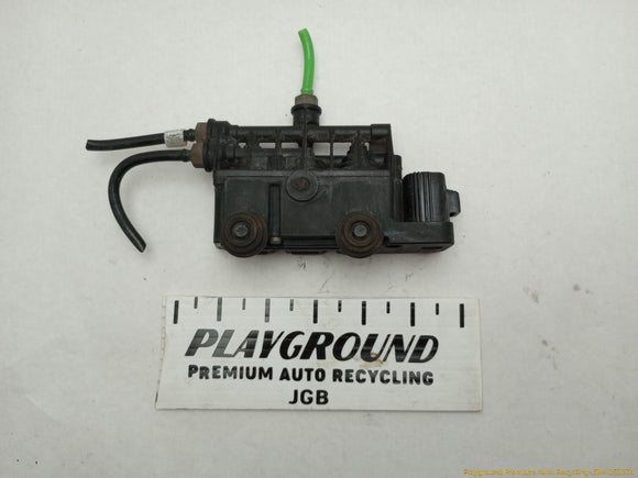 Land Rover LR3 Front Air Suspension Valve Block