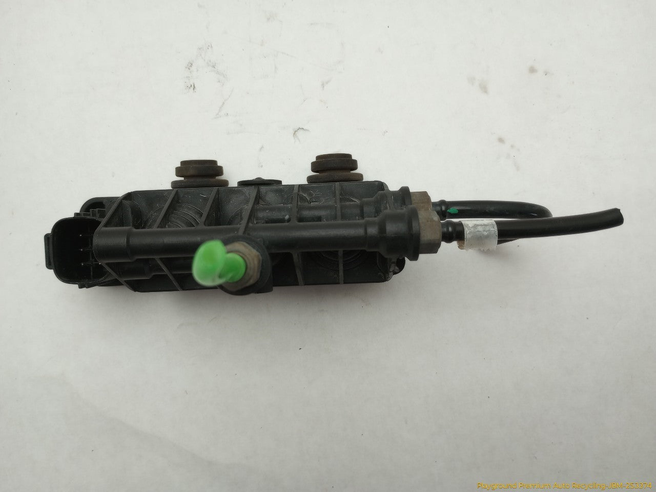 Land Rover LR3 Front Air Suspension Valve Block