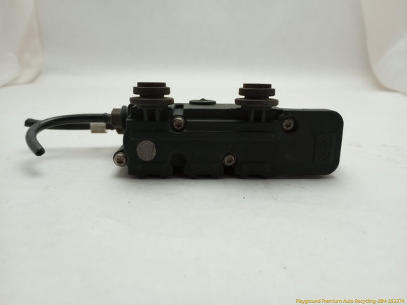 Land Rover LR3 Front Air Suspension Valve Block