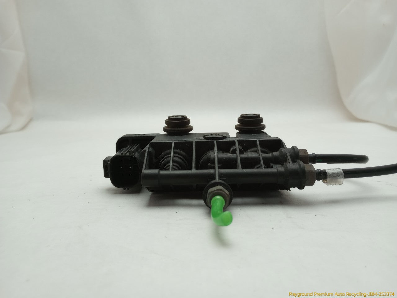 Land Rover LR3 Front Air Suspension Valve Block