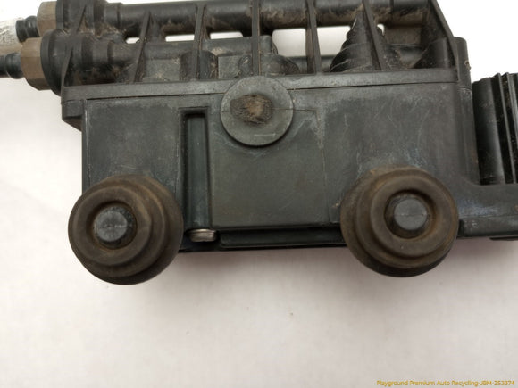 Land Rover LR3 Front Air Suspension Valve Block