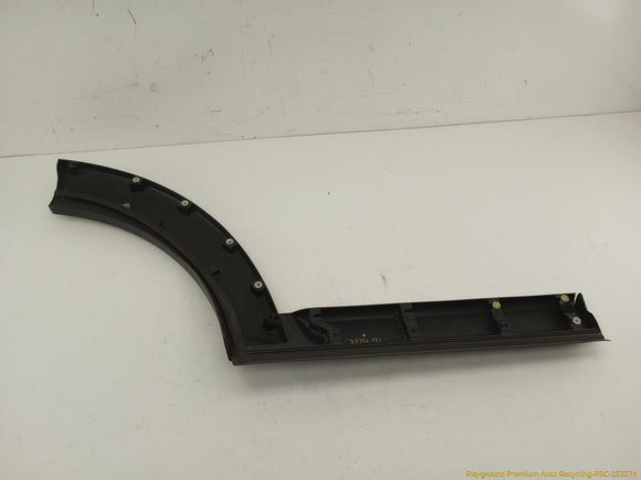 Land Rover LR3 Driver Left Rear Fender Flare & Door Molding