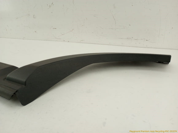 Land Rover LR3 Driver Left Rear Fender Flare & Door Molding
