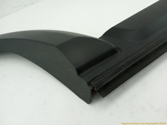 Land Rover LR3 Passenger Right Rear Fender Flare & Door Molding