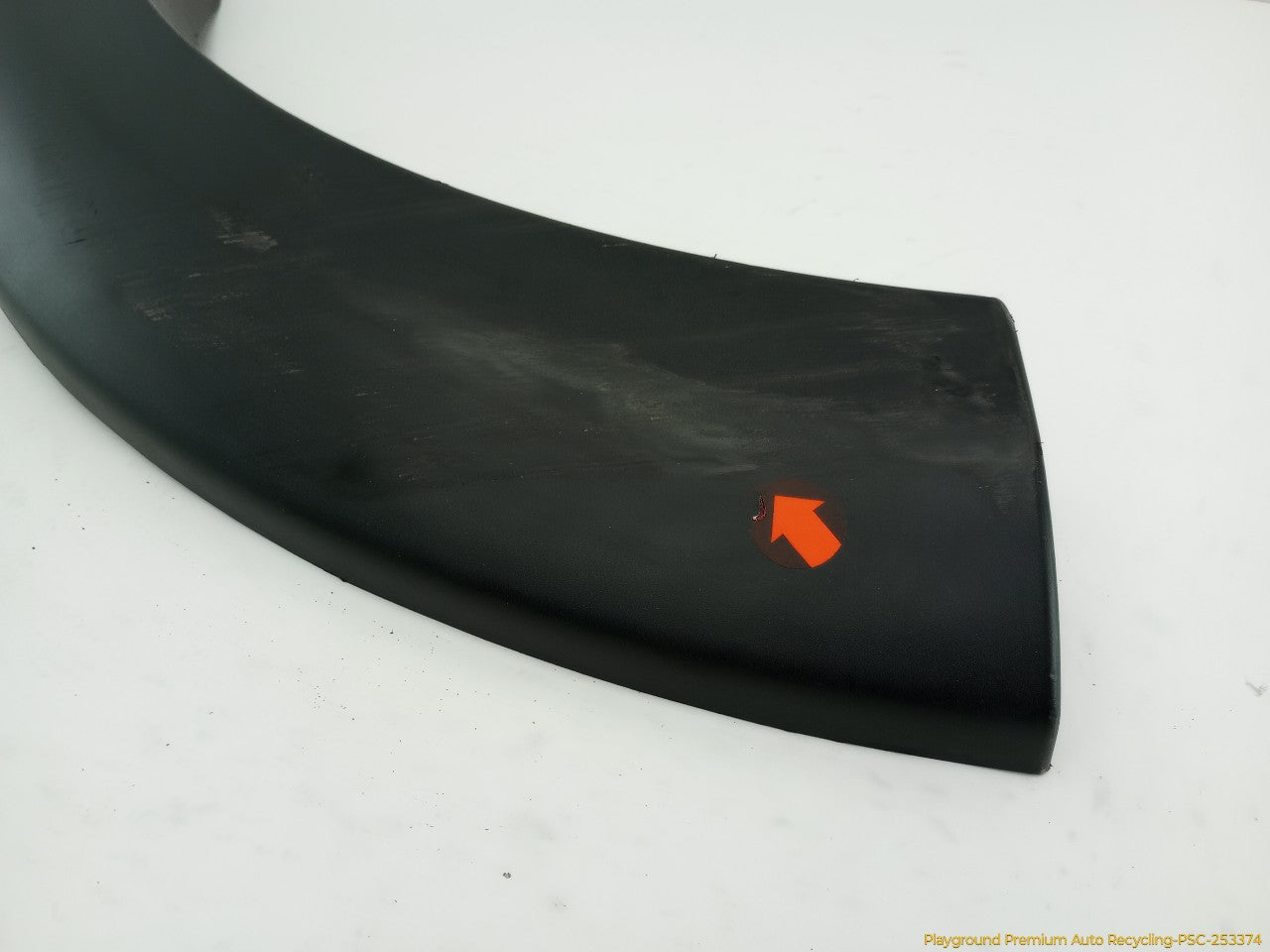 Land Rover LR3 Passenger Right Rear Fender Flare & Door Molding