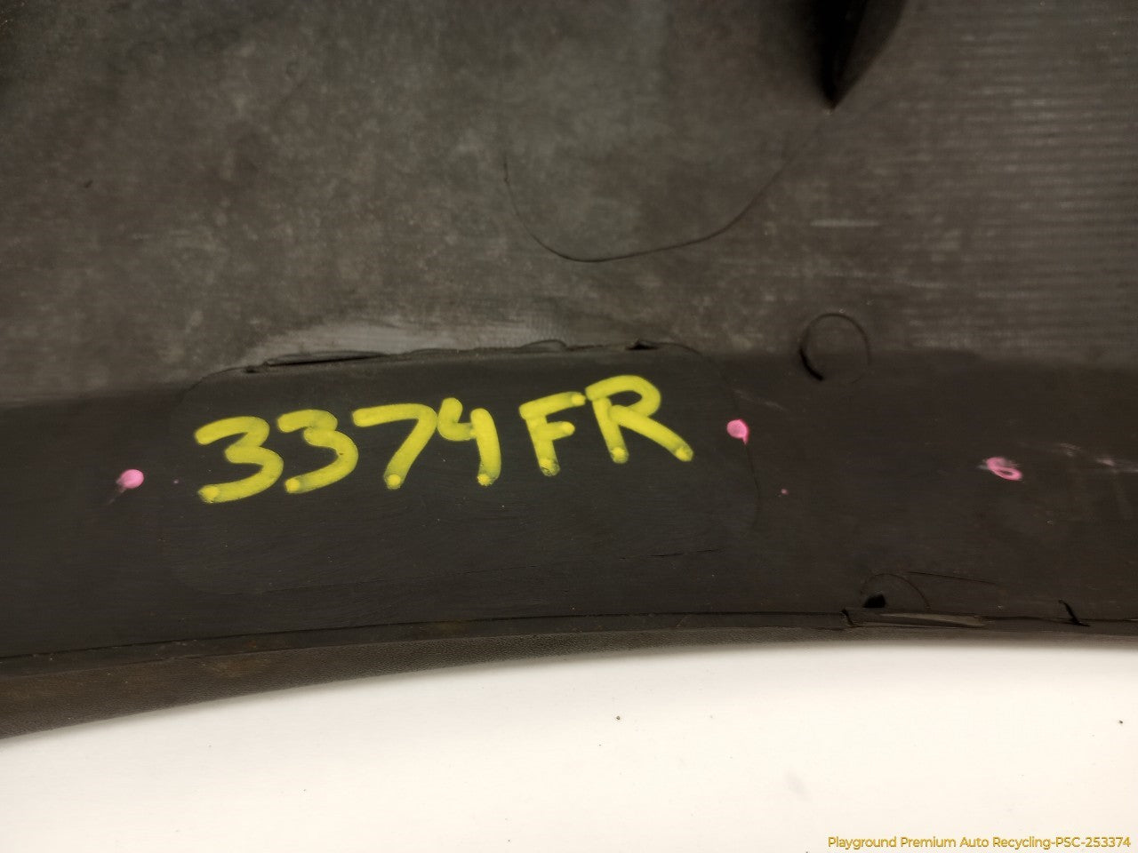 Land Rover LR3 Passenger Right Front Fender Flare