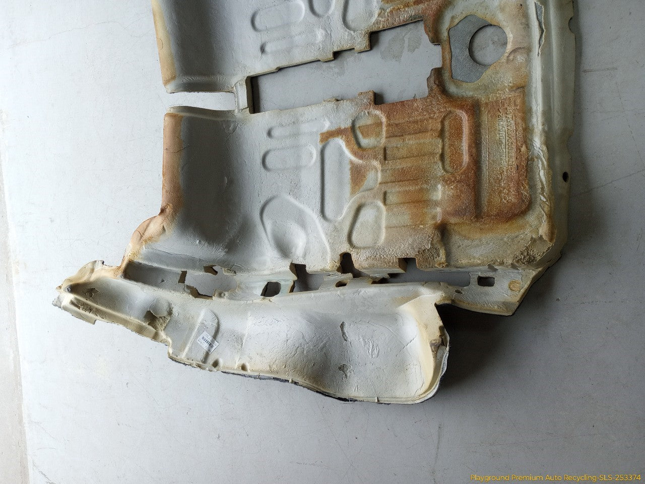 Land Rover LR3 Rear Floor Carpet