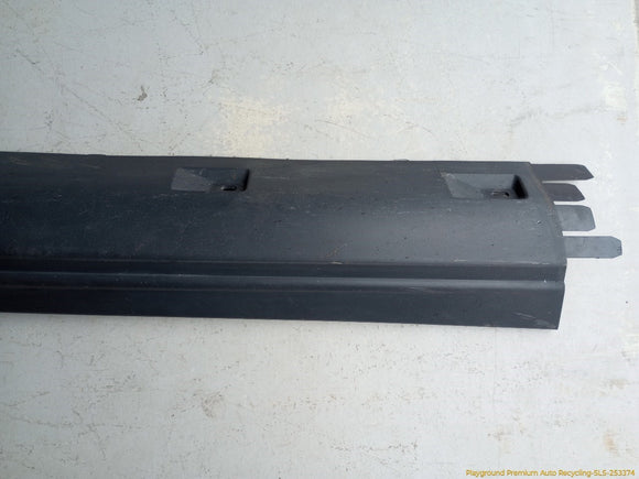 Land Rover LR3 Driver Left Rocker Panel Side Skirt