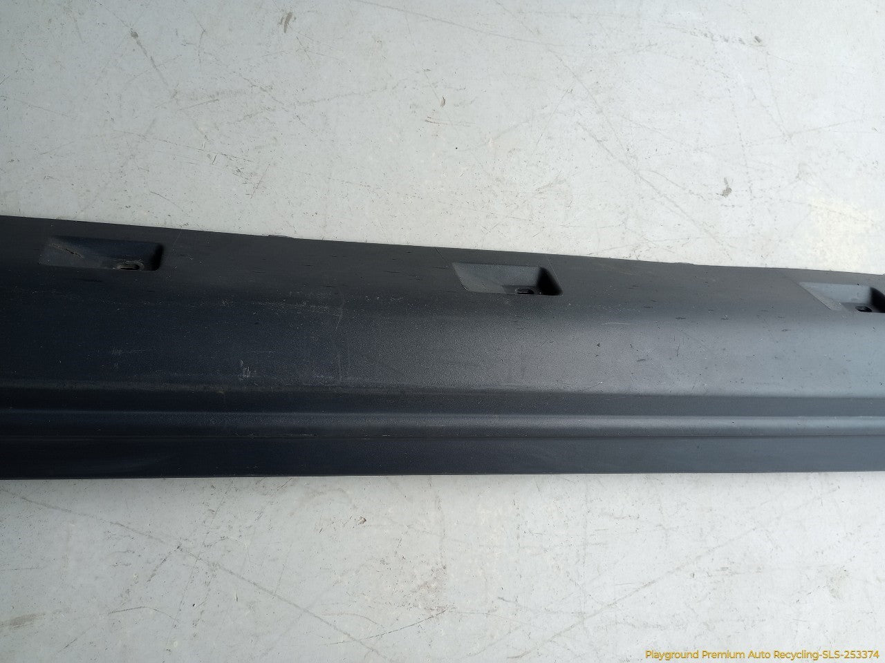 Land Rover LR3 Driver Left Rocker Panel Side Skirt