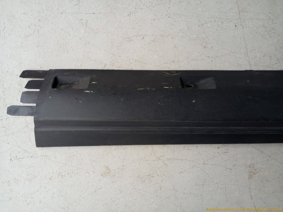 Land Rover LR3 Passenger Right Rocker Panel Side Skirt
