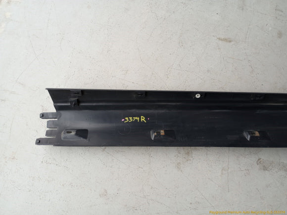 Land Rover LR3 Passenger Right Rocker Panel Side Skirt
