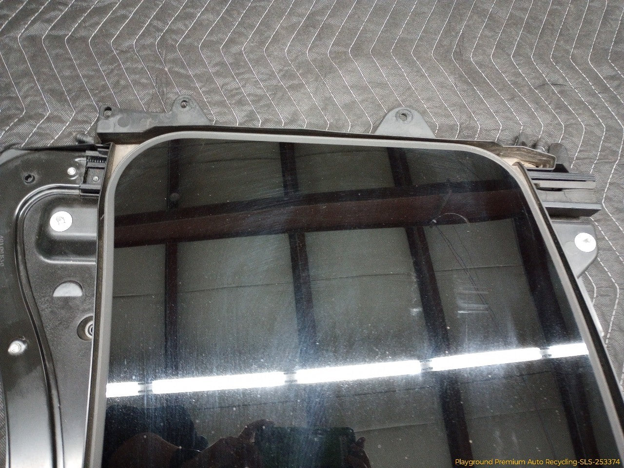 Land Rover LR3 Sun Roof Assembly