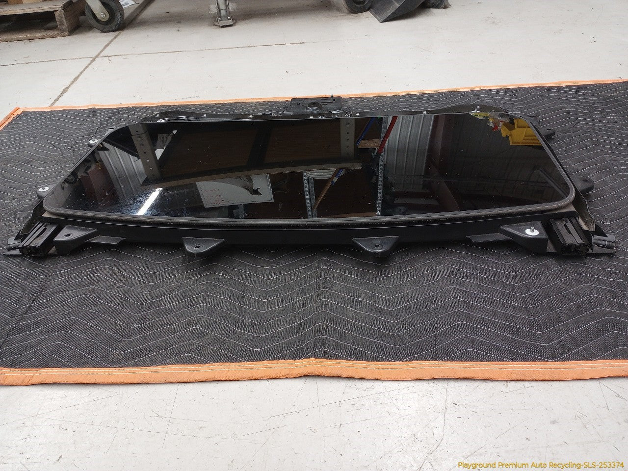 Land Rover LR3 Sun Roof Assembly